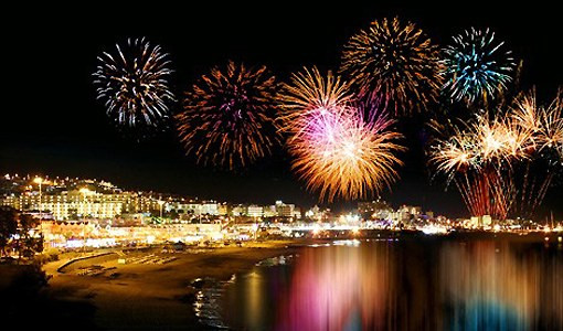 Sestri Levante vieta i fuochi d'artificio durante le festività 