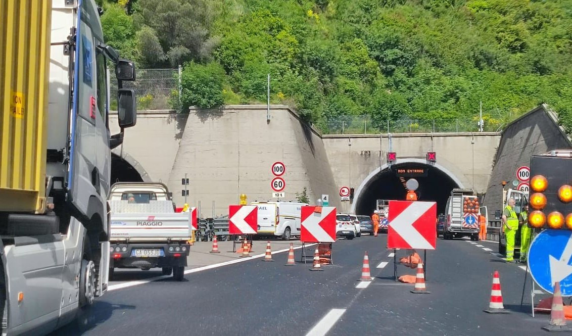 Crollo in A12, Autostrade: 