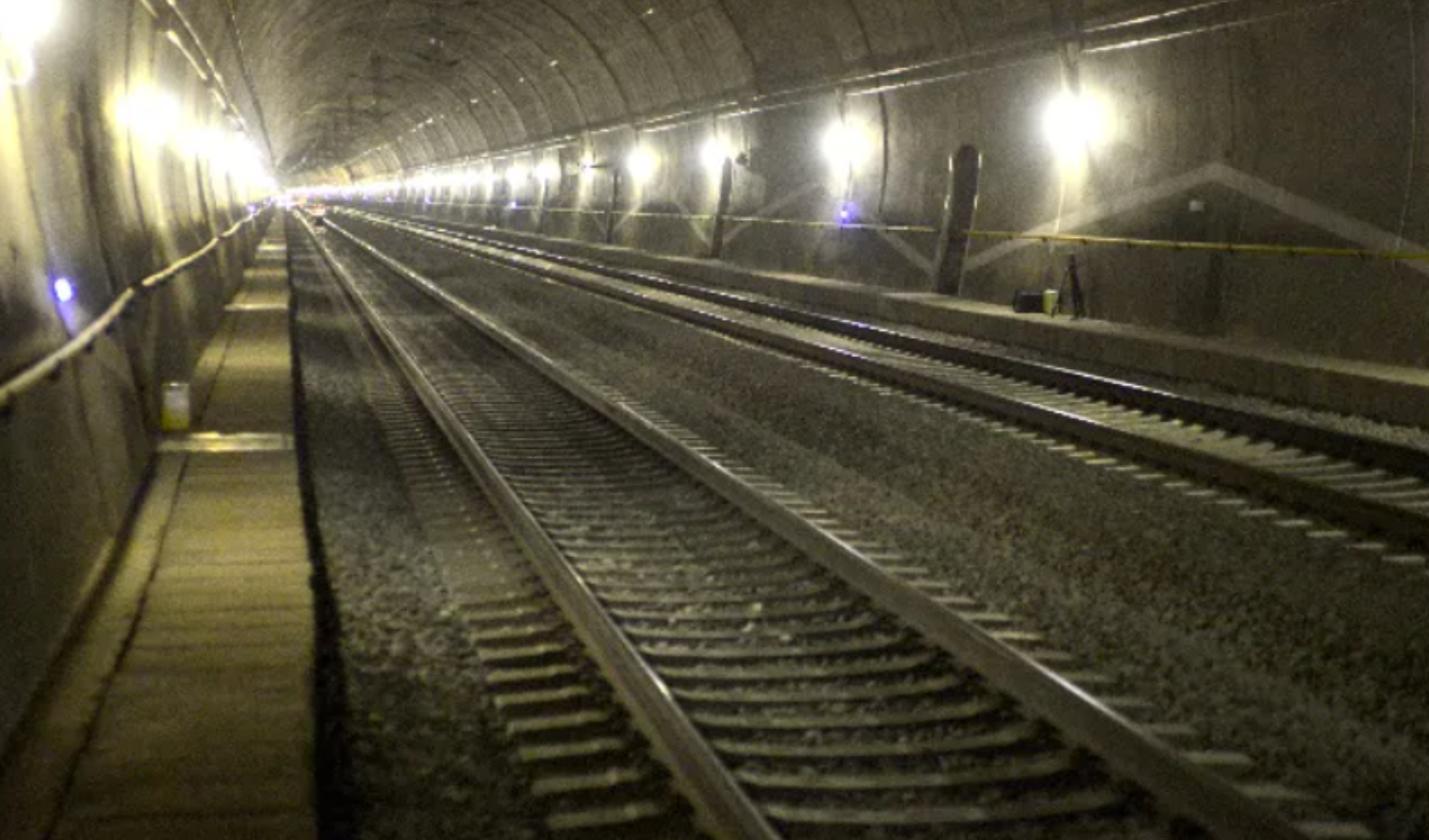 Cogoleto, un uomo in galleria: treni bloccati per oltre due ore