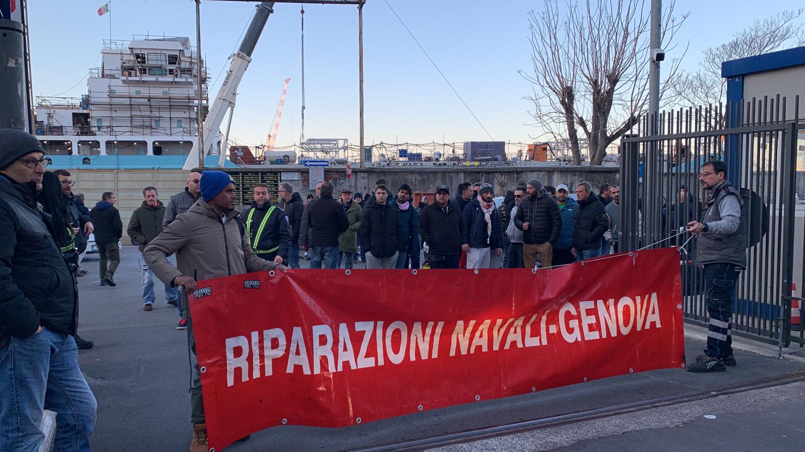 I lavoratori davanti a Varco delle Grazie