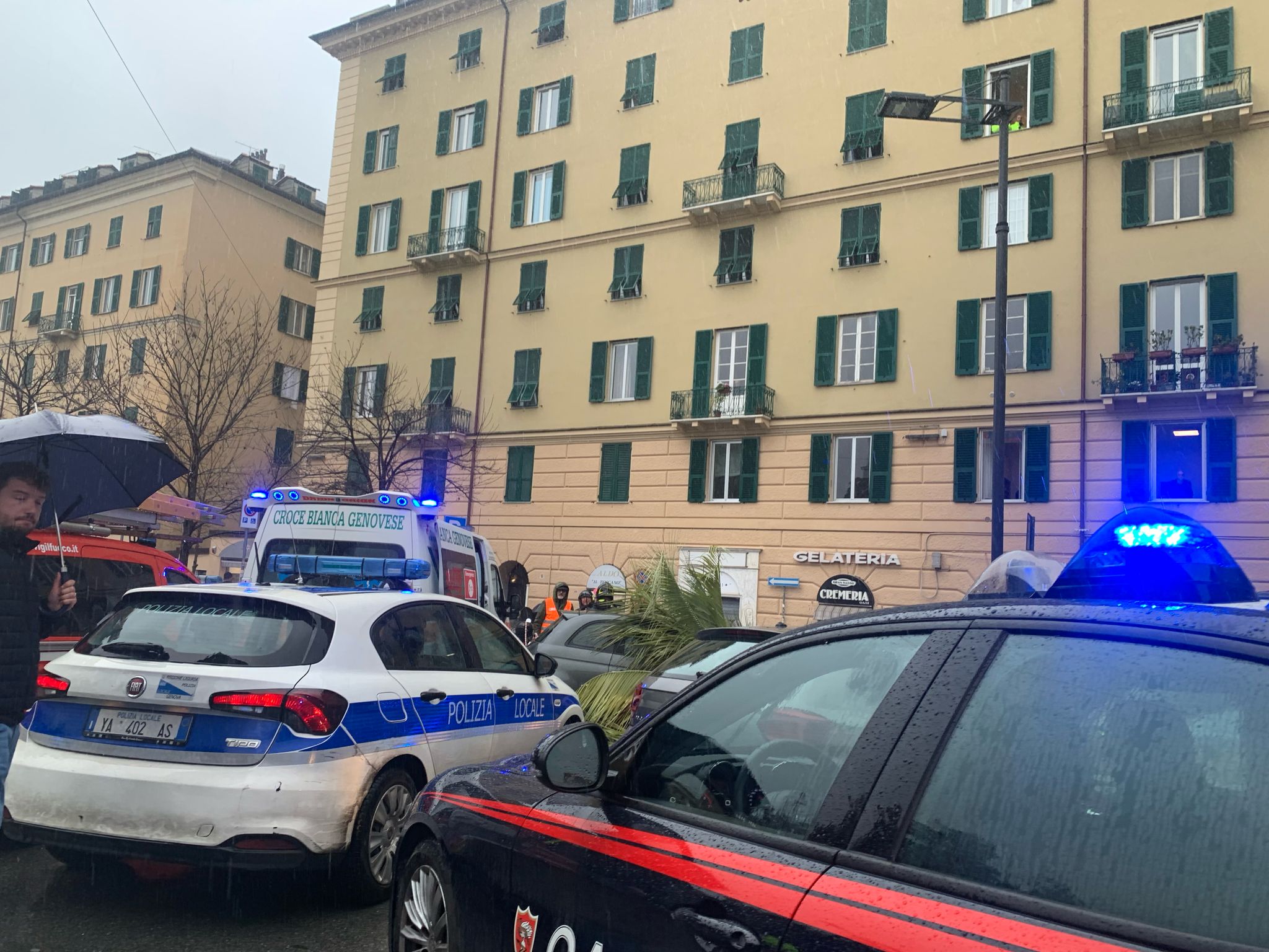I soccorsi in piazza Paolo da Novi