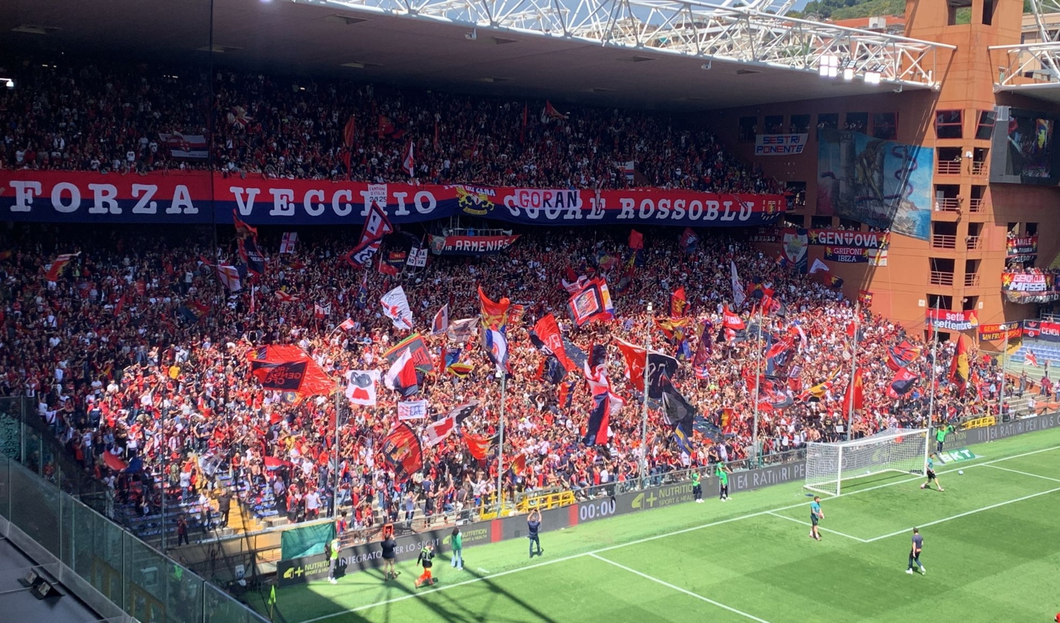 Genoa, un lungo giugno di feste rossoblù