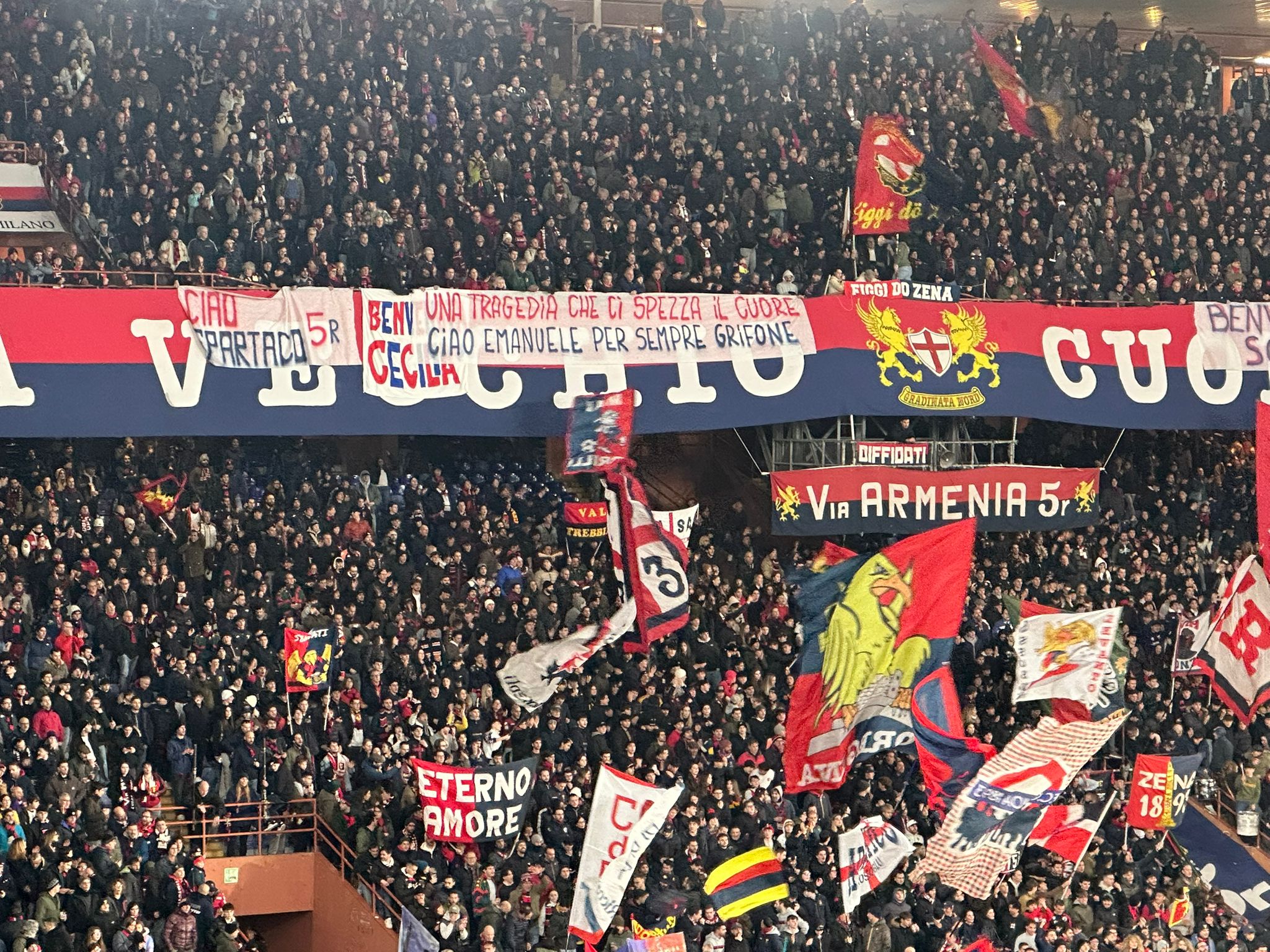 Galeppini ricordato allo stadio Ferraris, lo striscione della gradinata Nord