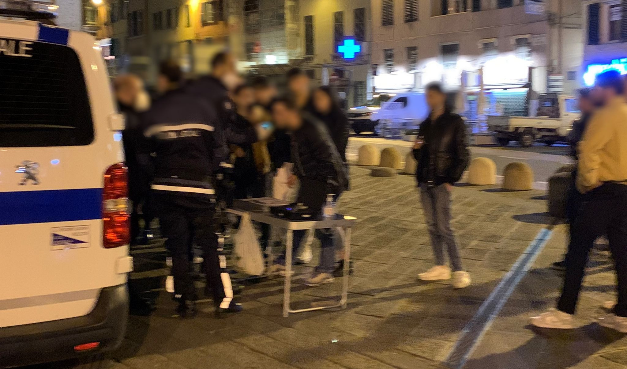 Alcool test gratis in piazza Matteotti a Genova: 