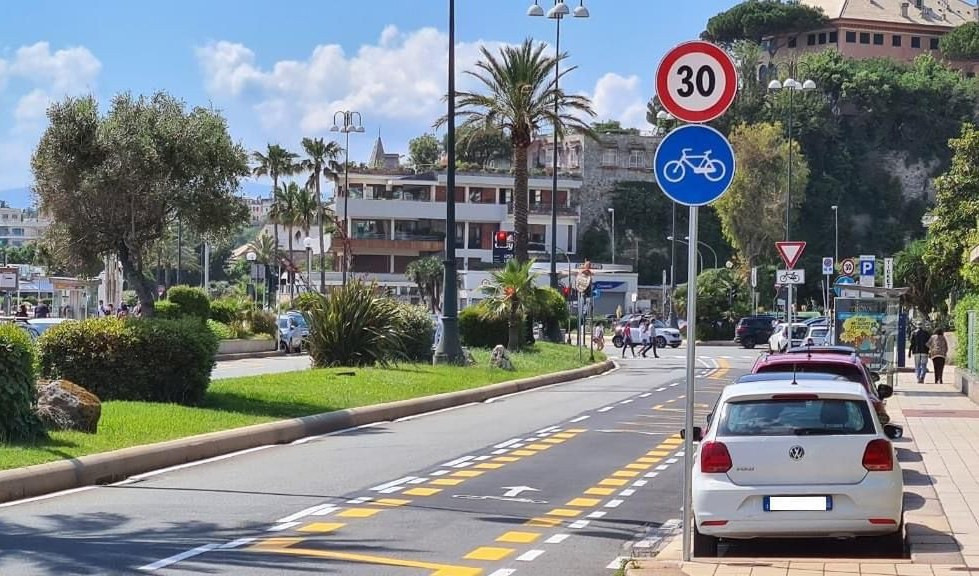 Lavori in corso Italia a Genova, i parcheggi diventano gratis