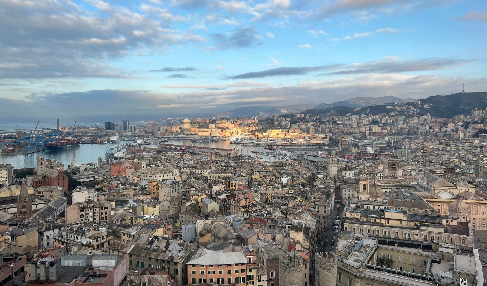 Meteo in Liguria, ancora sole ma è in arrivo la pioggia