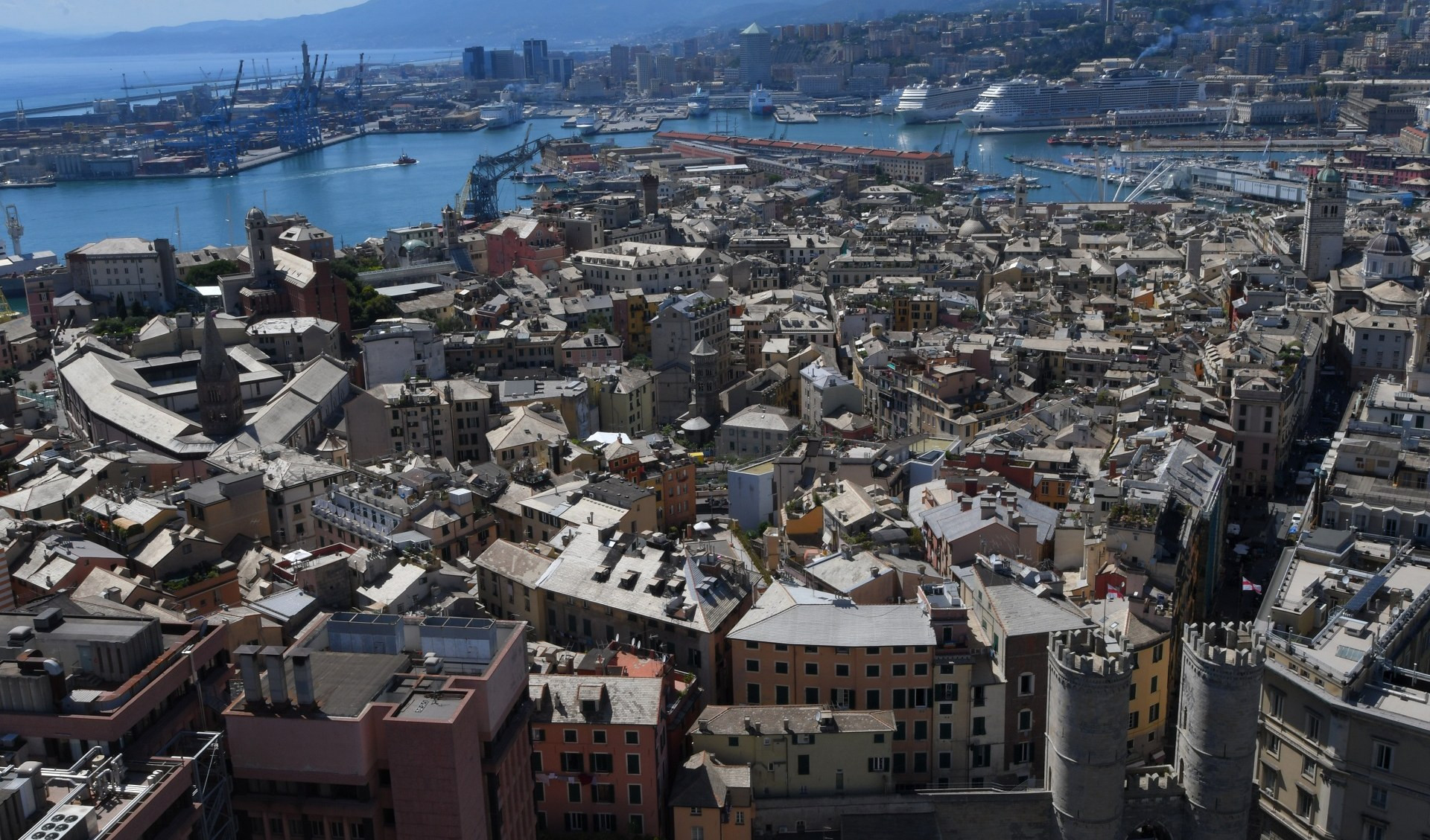 Le diseguaglianze (in)visibili di Genova, dalle 21 su Primocanale con Sant'Egidio