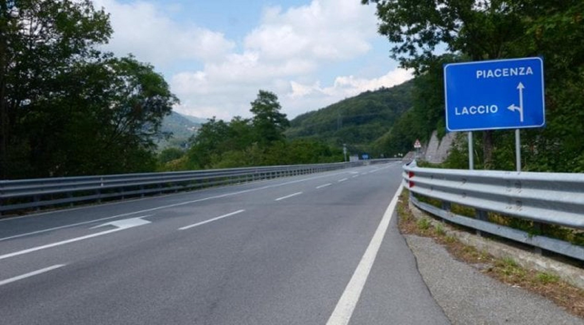 Sulla Piacenza-Genova folle sfida dei motociclisti: rotonde contromano per diventare virali