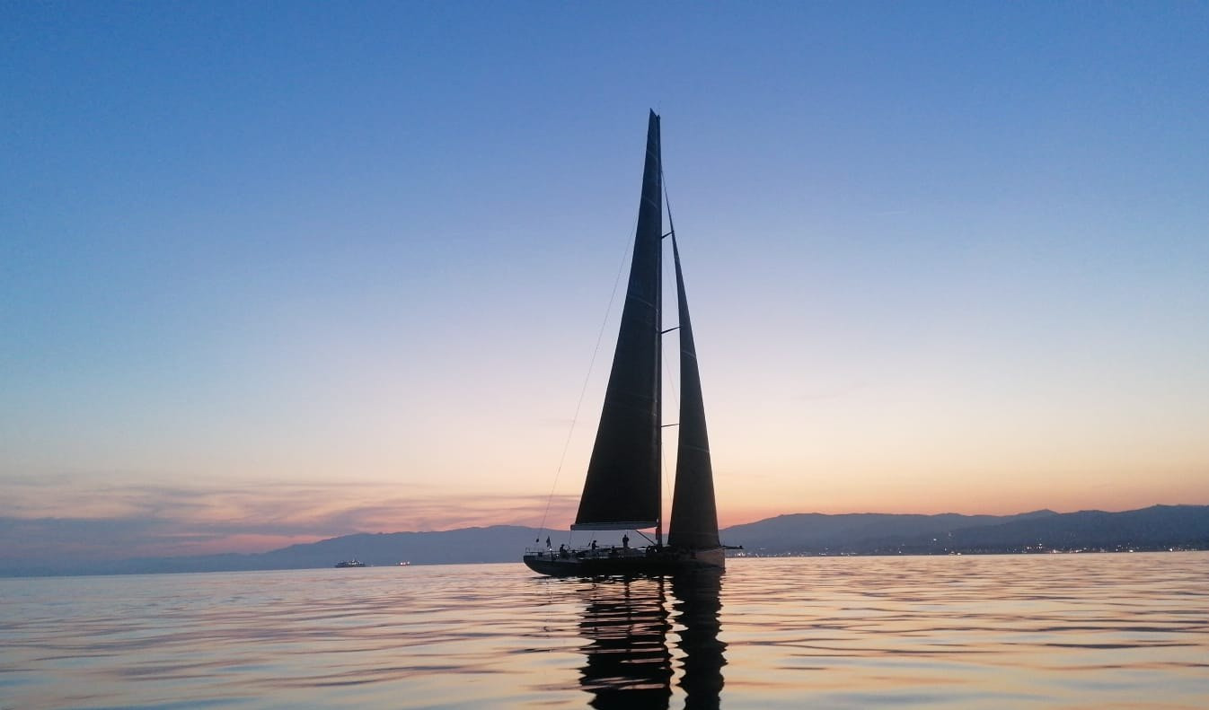 Magic Carpet in rimonta taglia il traguardo a Genova, Line Honours in questa Giraglia