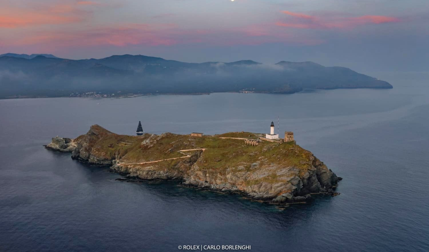 Doppiata la Giraglia, Arca, Magic Carpet e Tango guidano verso Genova