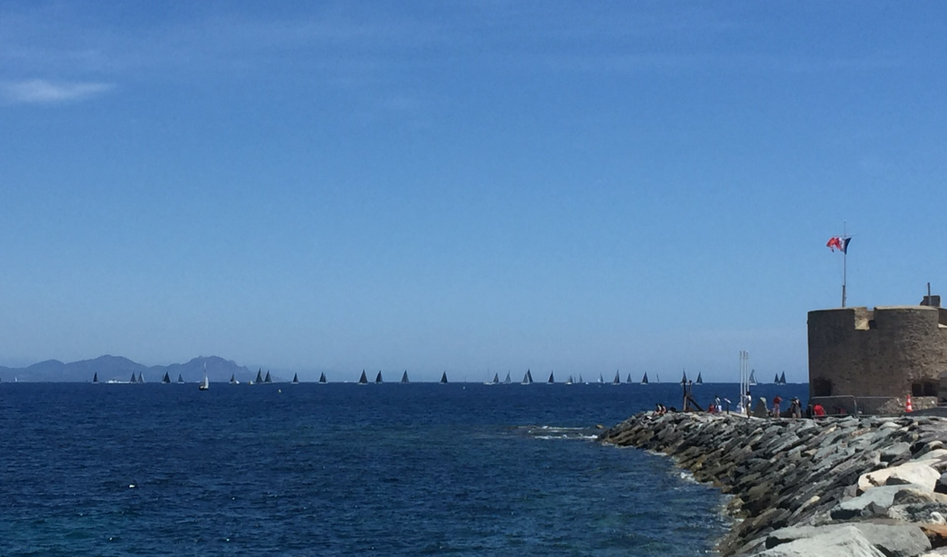Giraglia, prima regata nella baia di Saint-Tropez: il racconto su Primocanale