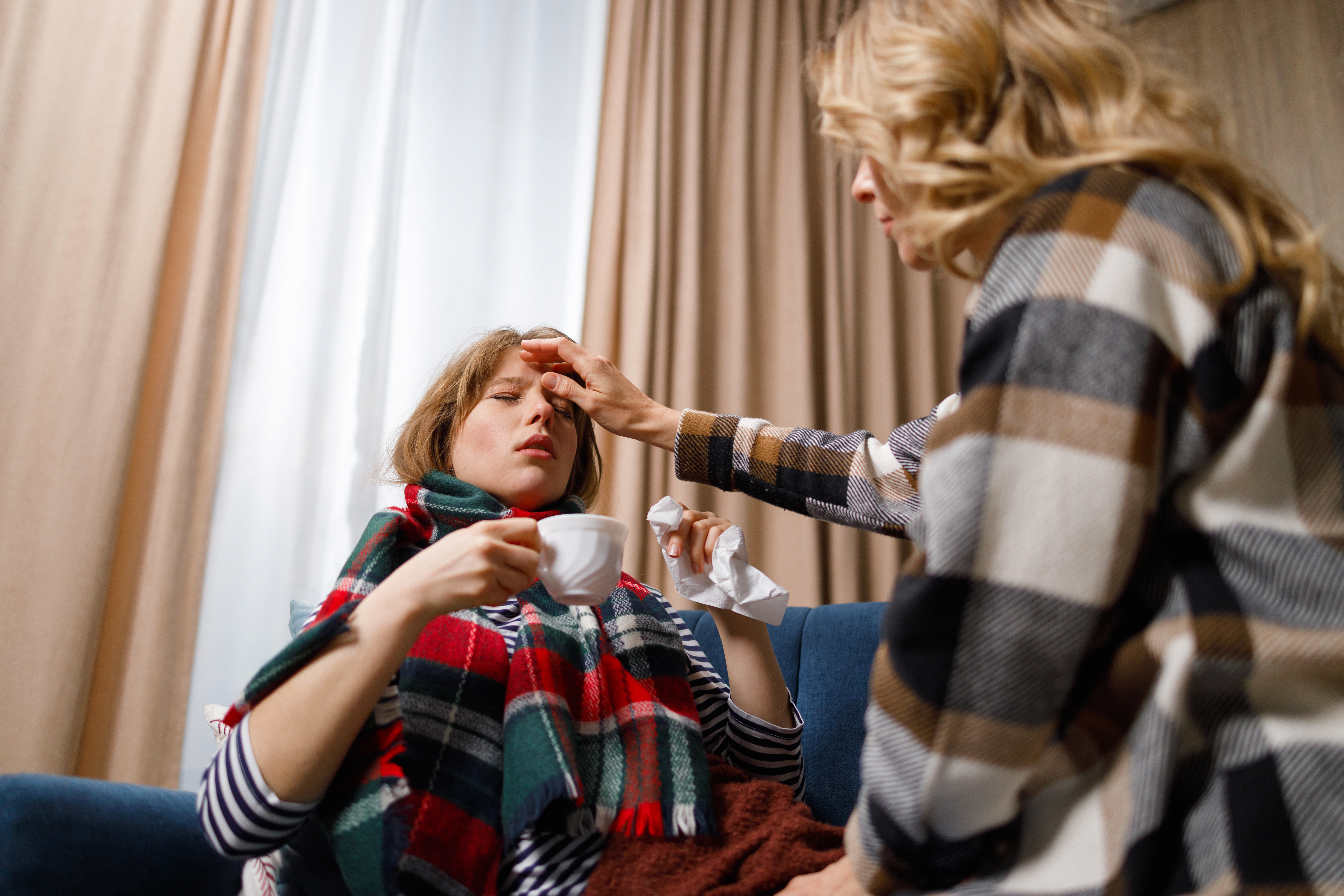 Ragazza ammalata di influenza