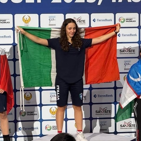 Giulia Triolo durante le premiazioni del campionato mondiale di Savate Assalto