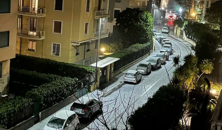 Spettacolare grandinata sul levante genovese e Savona: le immagini