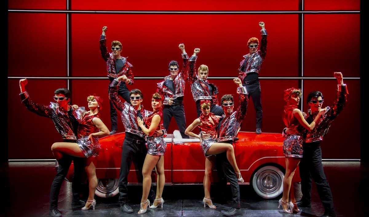 Brillantina, giubbotti di pelle e moto cromate: a Imperia arriva 'Grease', musical evergreen