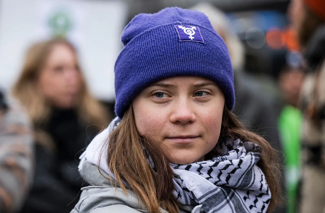 Greta Thunberg ha annunciato sui social la sua presenza a Genova Greta Thunberg durante una manifestazione