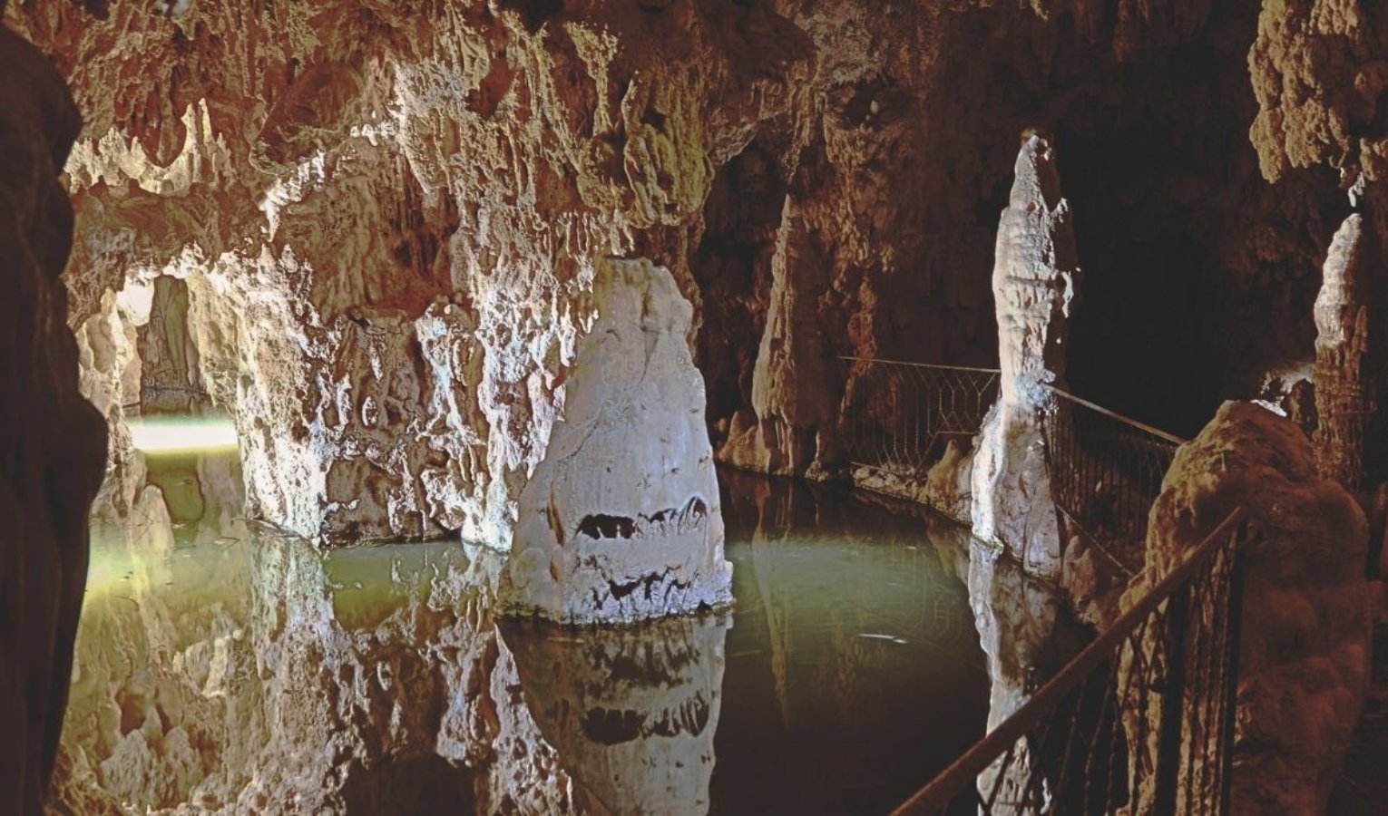 Grotte ville storiche Genova, l'appello: 