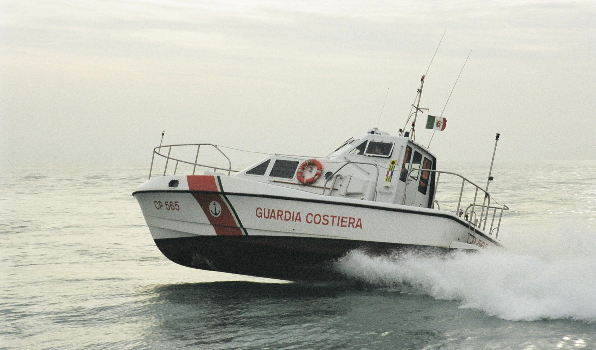 Due barche a vela soccorse al largo di Genova 