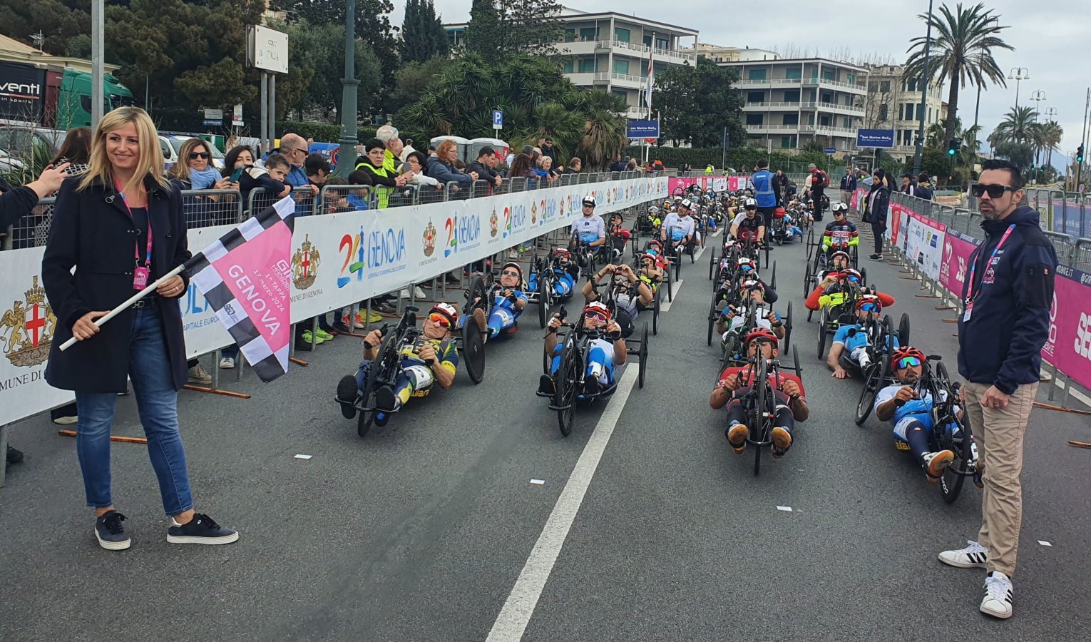 Genova, i campioni dell'handbike sfrecciano in corso Italia