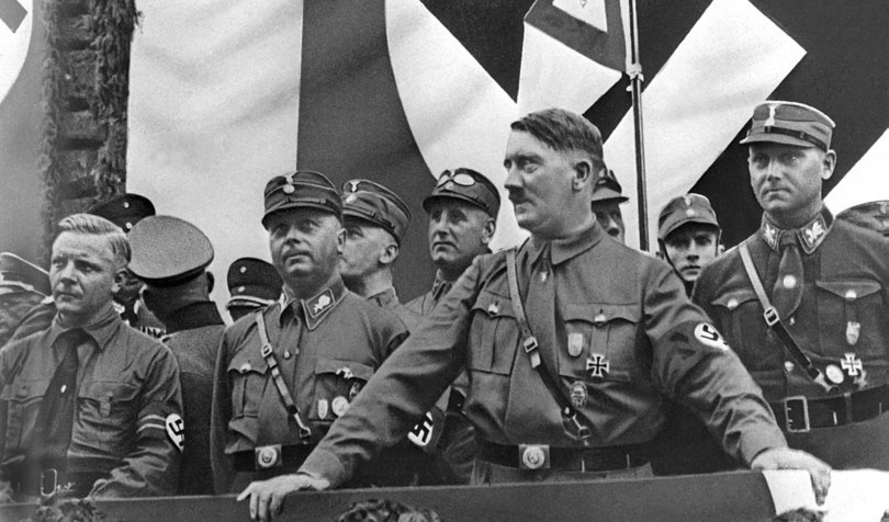 Sindaco dell'Imperiese insultato perché evocò Hitler: 102 persone in causa per diffamazione