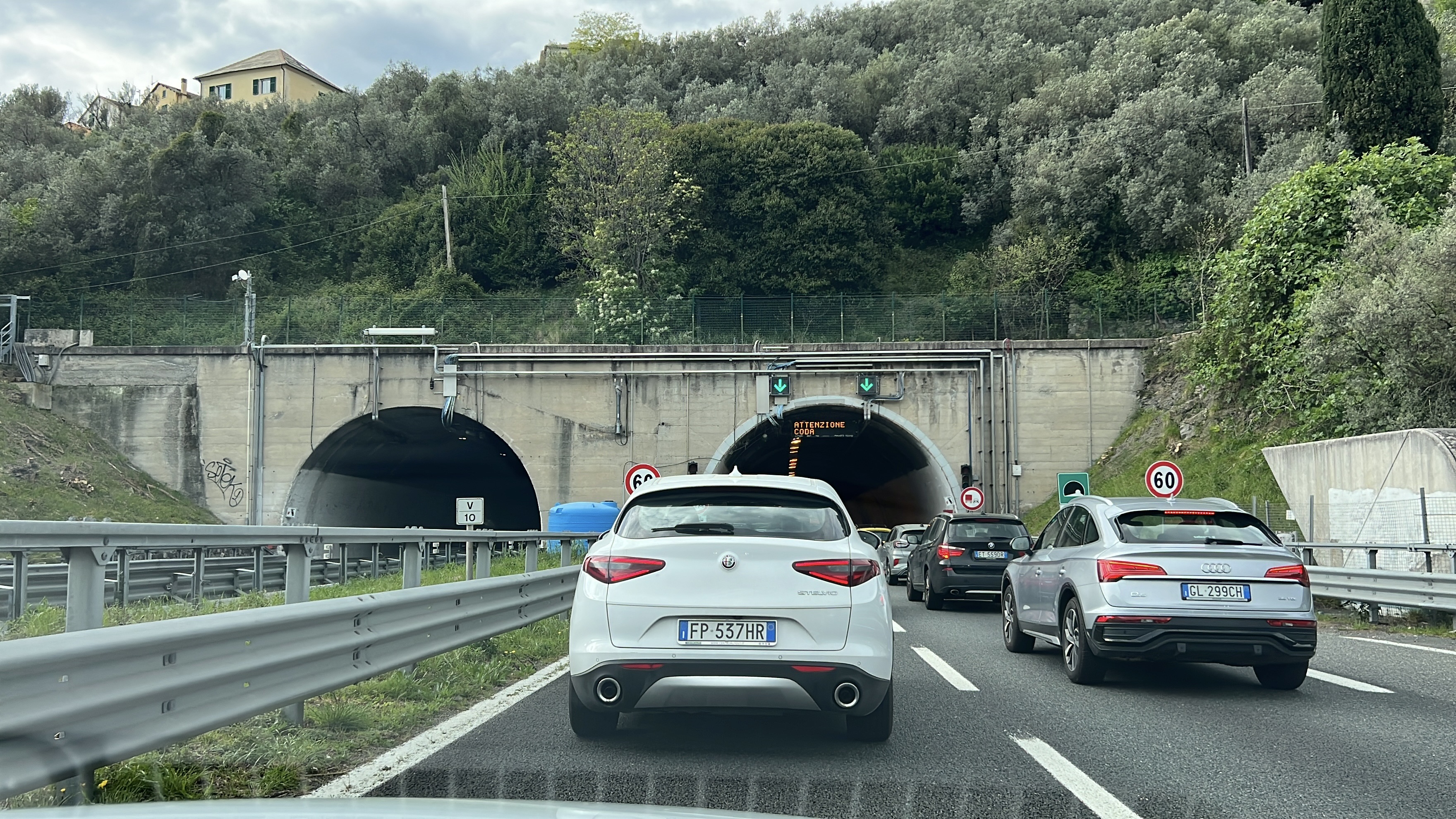 Autostrade, rientro da bollino rosso: giornata di code in A10 e A12 