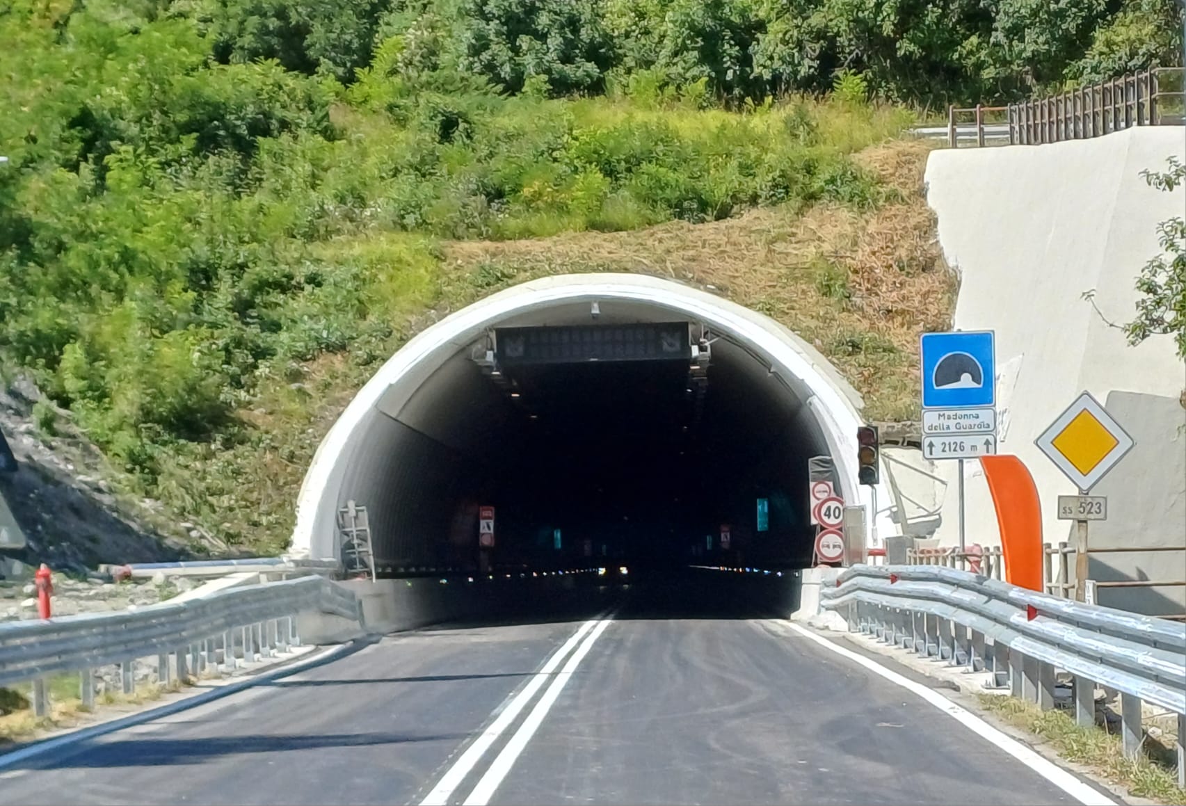 Conclusi i lavori, riaperto il tunnel Madonna della Guardia