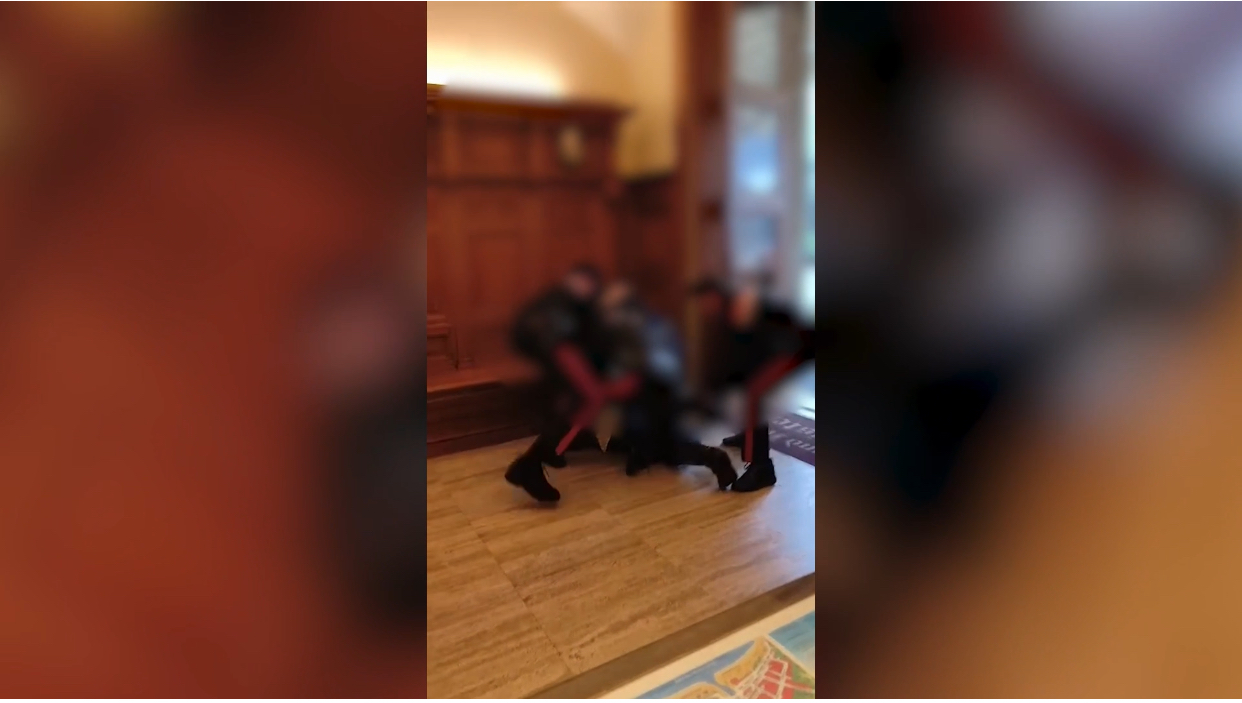 La scena del concitato arresto 