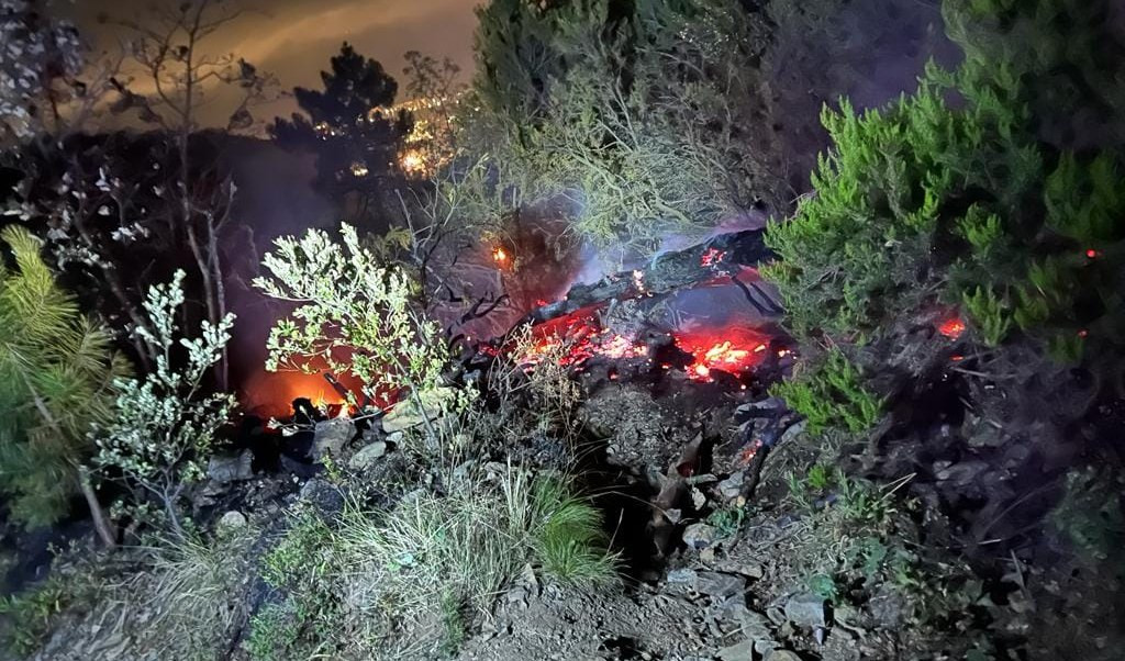 Incendi: nuovo focolaio sulle alture di Arenzano, il sindaco: 