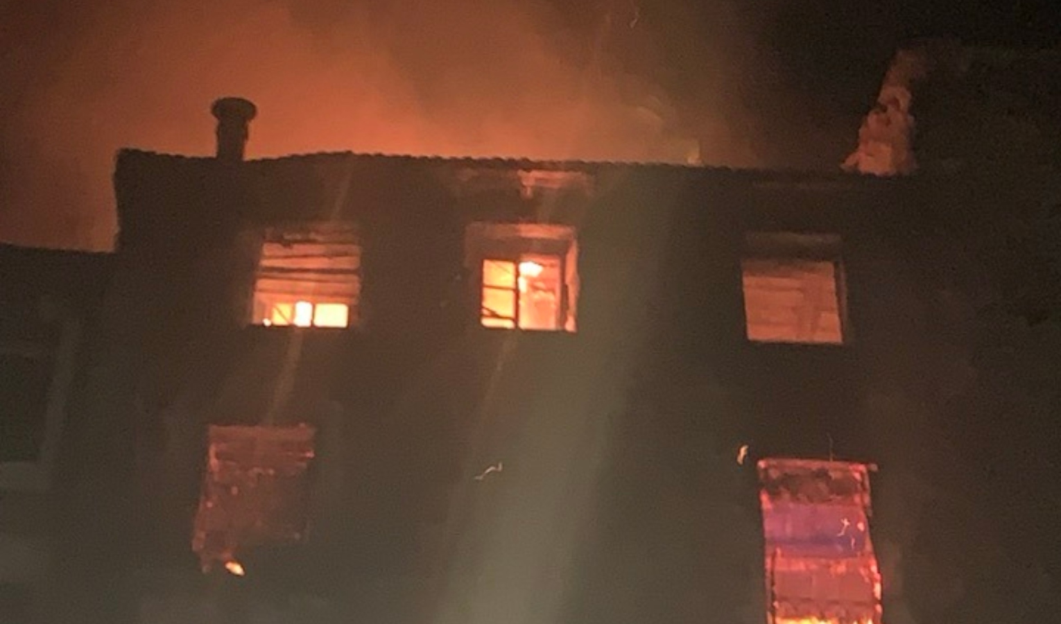 Incendio distrugge una casa vacanze nell'entroterra di Ventimiglia