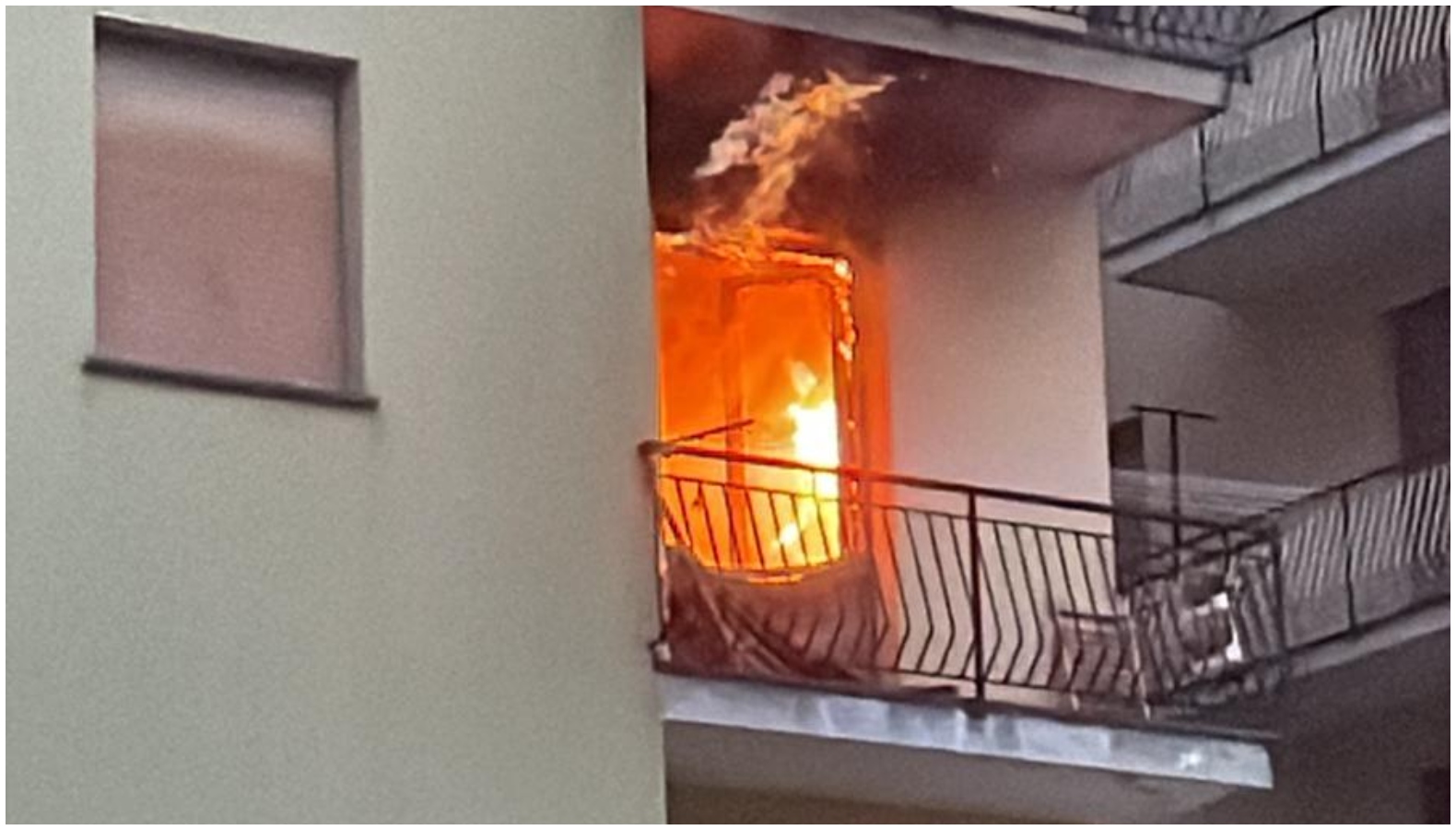 Incendio a Ferrada di Moconesi, distrutta una cucina