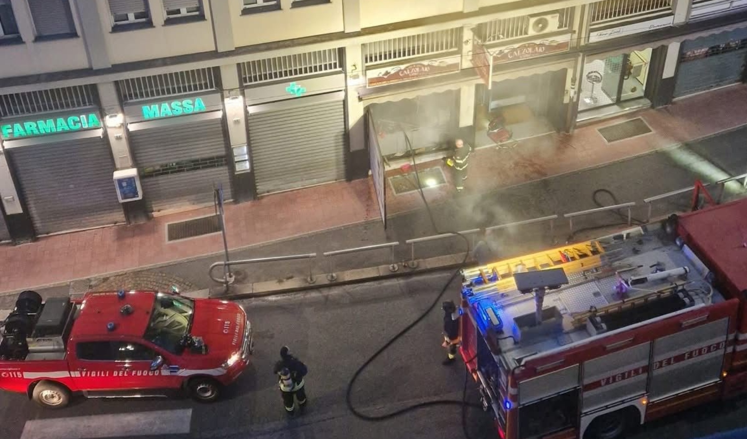 Incendio in un negozio di via Lagustena, tra le ipotesi un corto circuito 