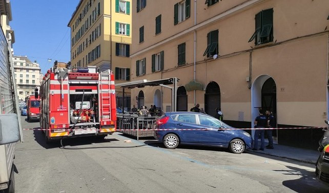 Genova, a fuoco pizzeria di via Pisacane