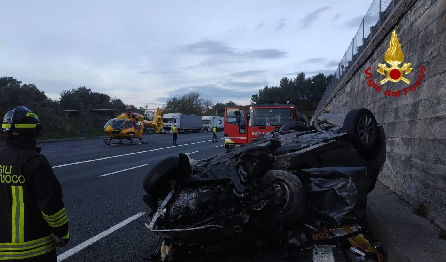 Incidente in A10 ad Arenzano, auto si cappotta: donna gravissima