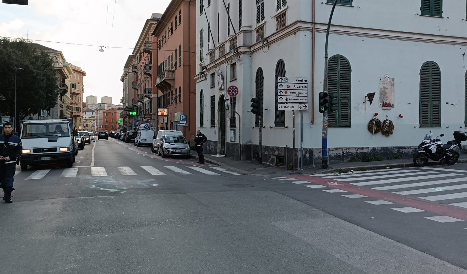 Genova, scontro auto moto: 20enne intubato al Policlinico
