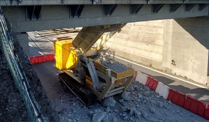 Camion contro cavalcavia in A10: frazione isolata a Varazze e viadotto sarà demolito