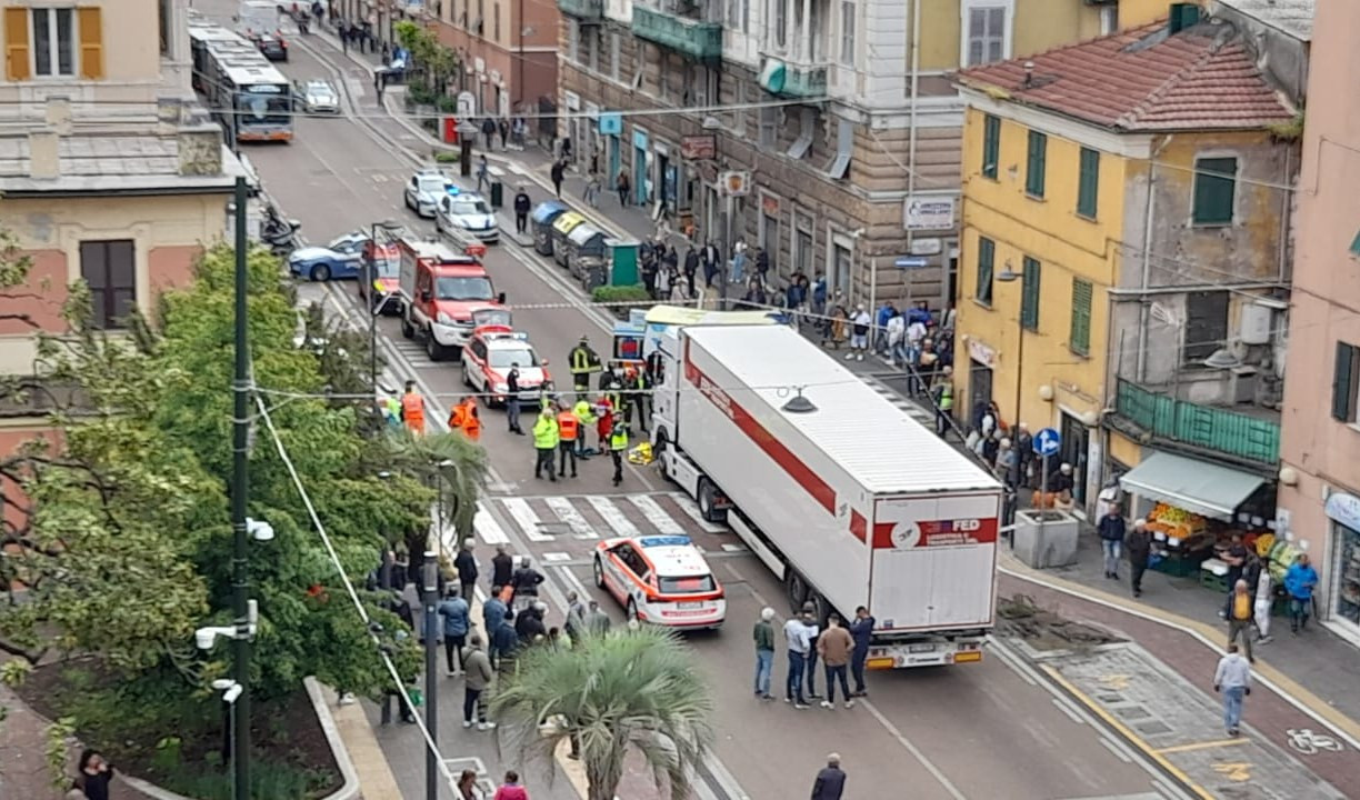 Mortale in via Cornigliano, il Comune si difende: dal 2018 aumentati controlli e multe