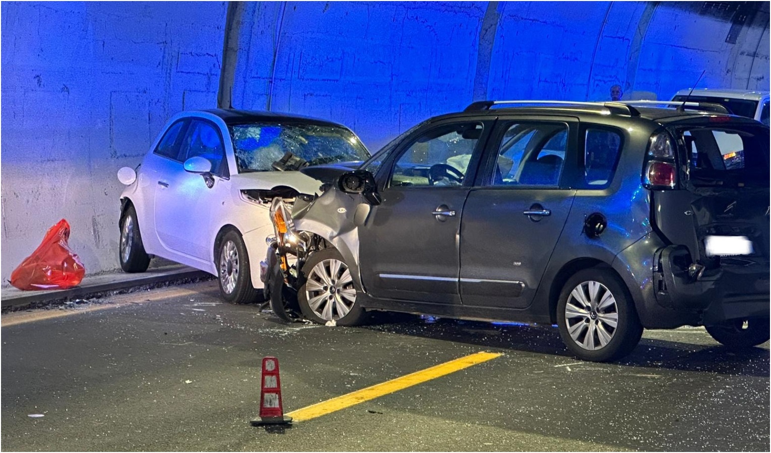 A10, incidente in area di cantiere: 4 feriti, uno grave