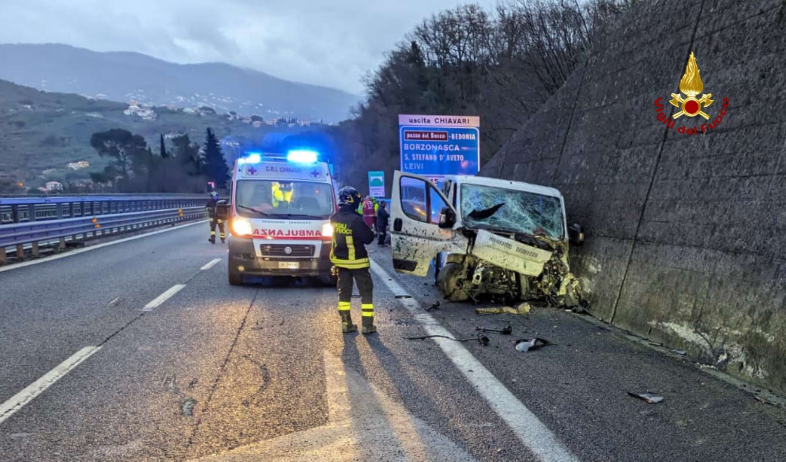 Operaio morto in A12, dai colleghi parte la colletta per aiutare moglie e figlia