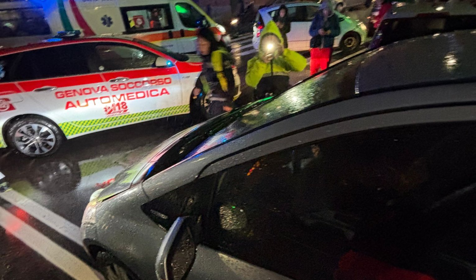 Investita in via Fereggiano, soccorsa da infermiera fuori servizio 