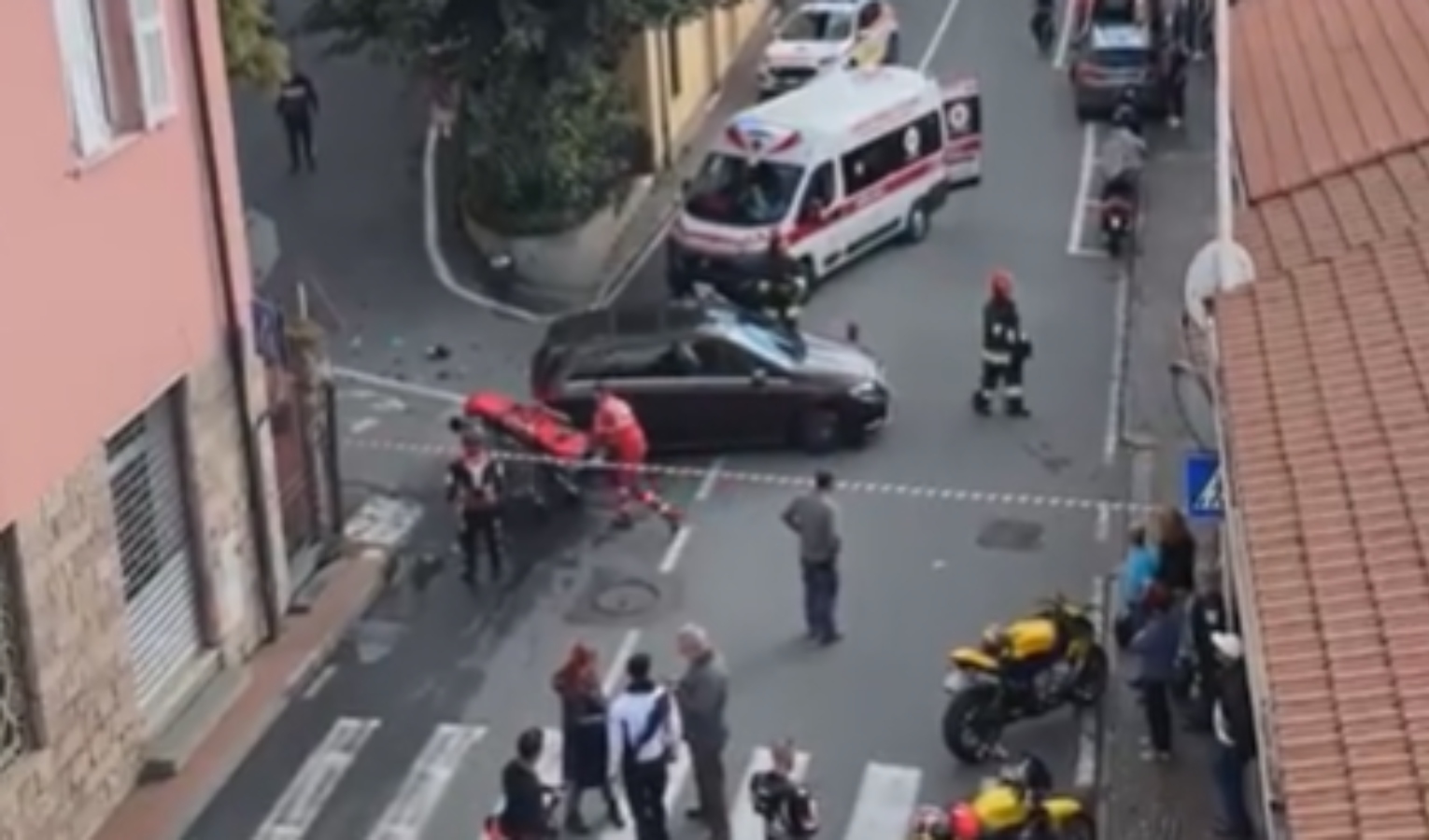 Imperia, auto contro moto: centauro all'ospedale in elicottero