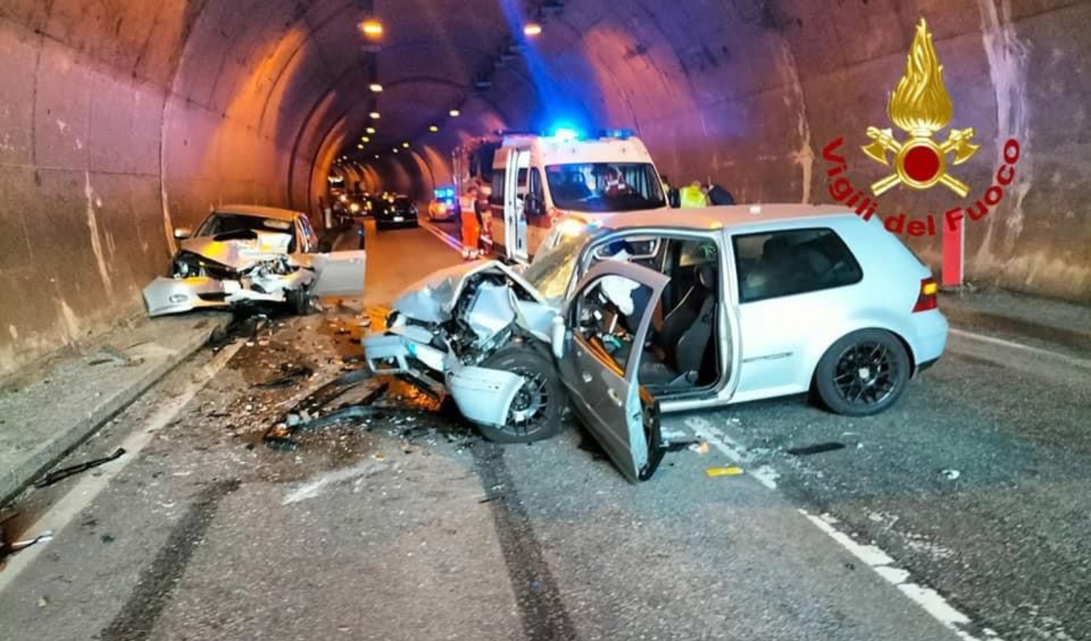 Maxi incidente a Torriglia: si scontrano due auto, sette feriti