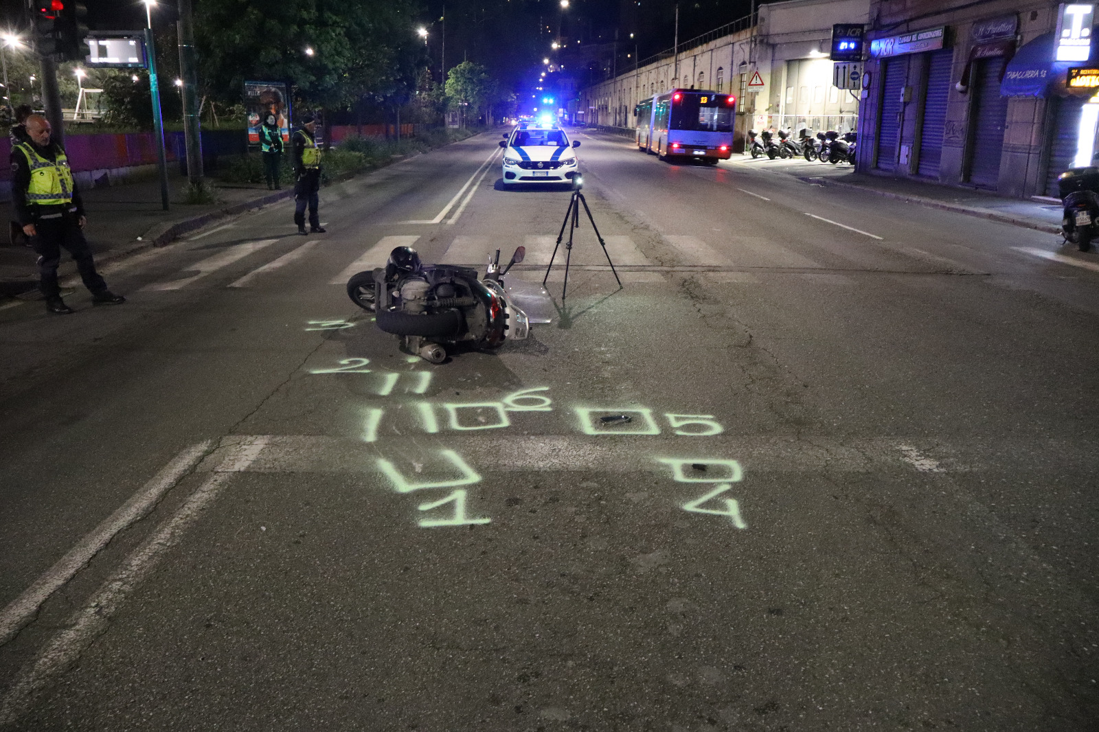 Provocano incidenti e fuggono: due 