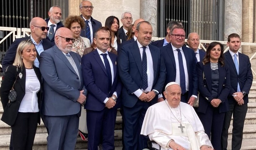 I Difensori civici incontrano Papa Francesco, presente anche il ligure Cozzi