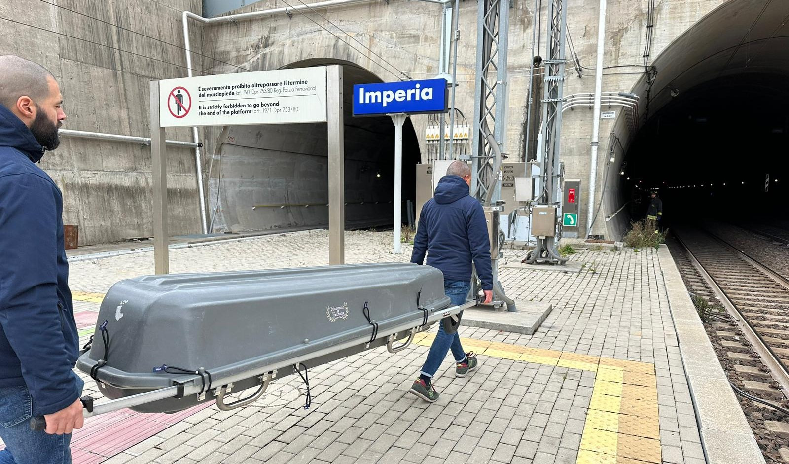 Uomo muore travolto da treno: ripresa circolazione tra Genova-Ventimiglia