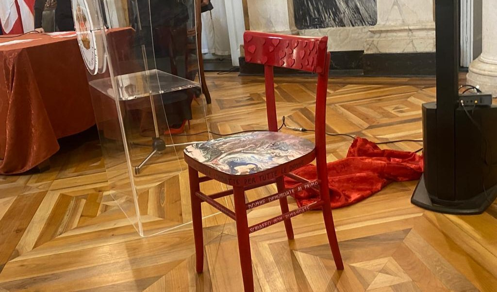 Genova, #lasediarossa installata a palazzo Tursi