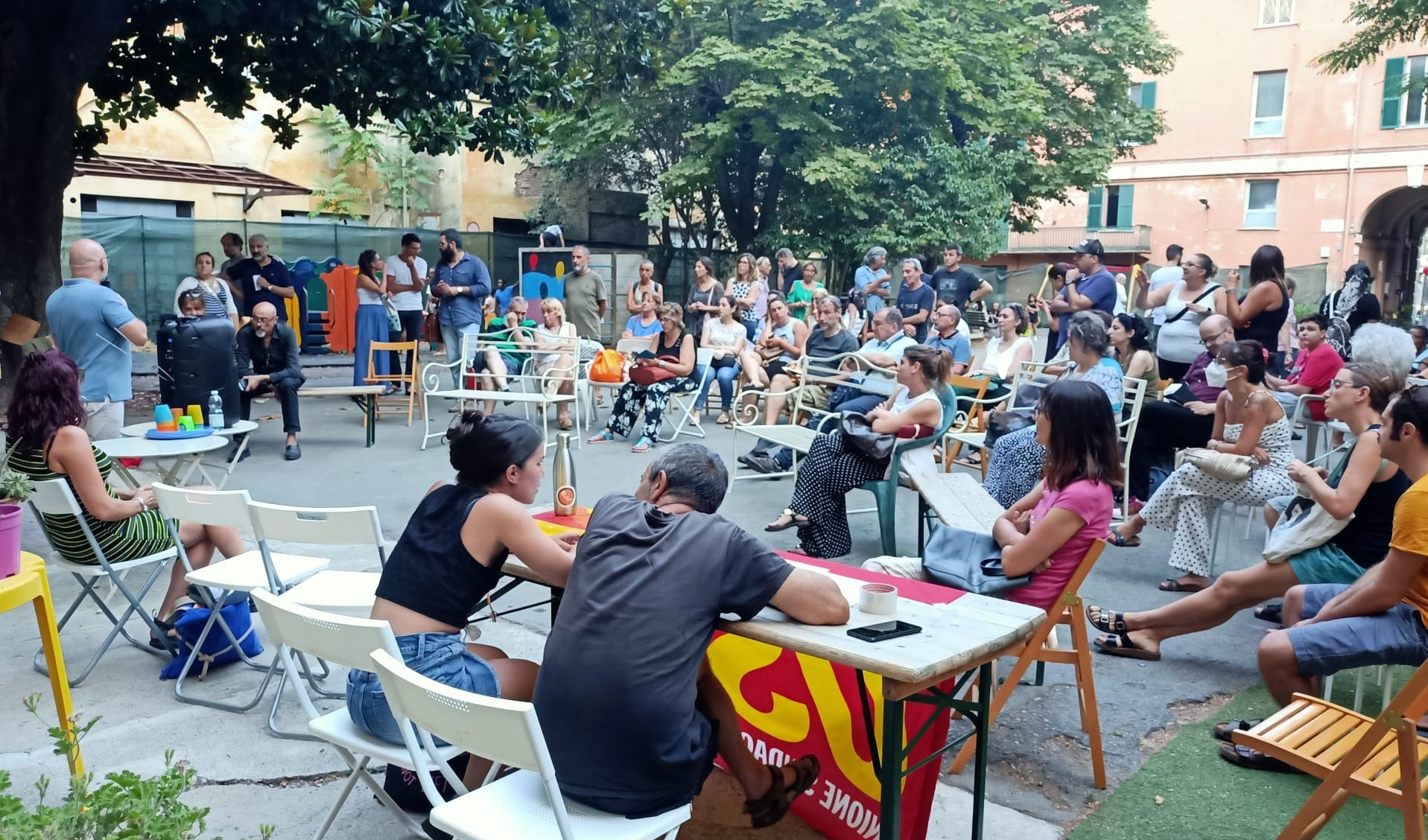 Genova, prima elementare con sette disabili: un esposto in procura