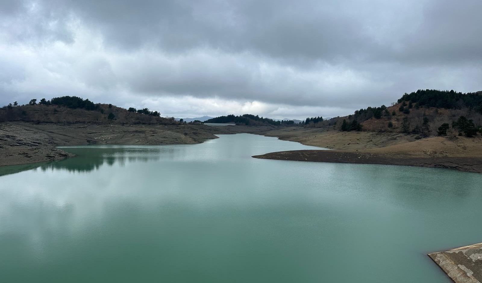 Il lago di Giacopiane al 20% di riempimento dopo lo svaso, viaggio in 