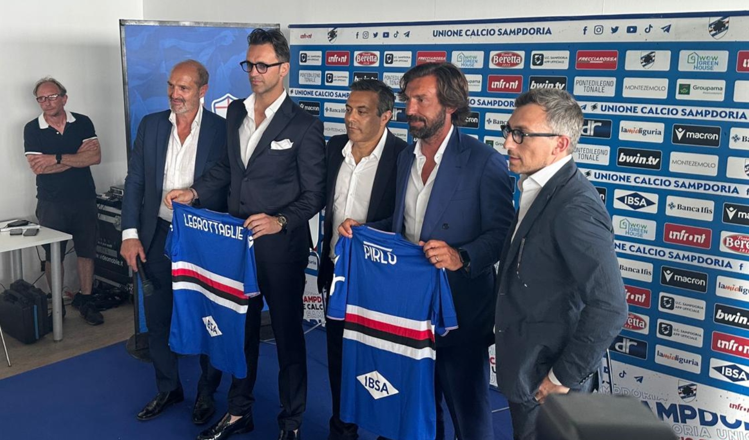 Sampdoria, Pirlo si presenta: 