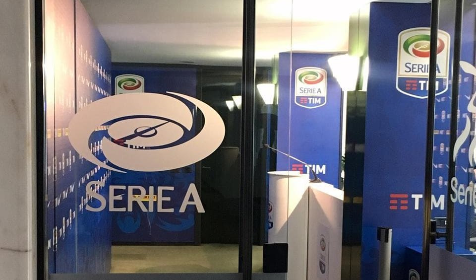 Coronavirus, Lega Serie A: si gioca con almeno 13 giocatori negativi