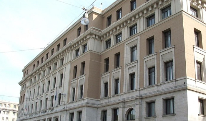 Genova, fulmine fa crollare un pezzo del cornicione del liceo D'Oria 